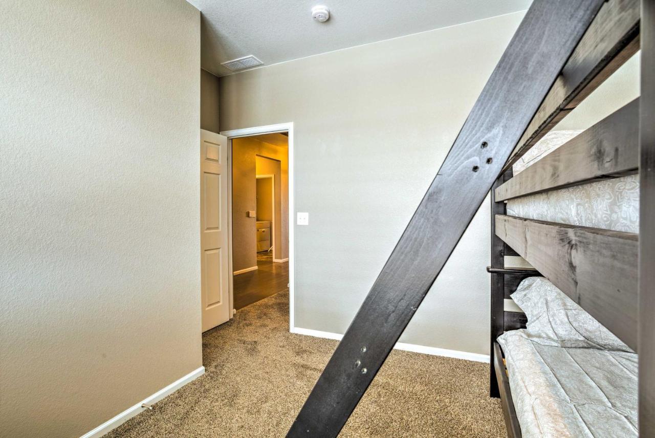 Spacious Aurora House With Yard About 10 Mi To Dia! المظهر الخارجي الصورة