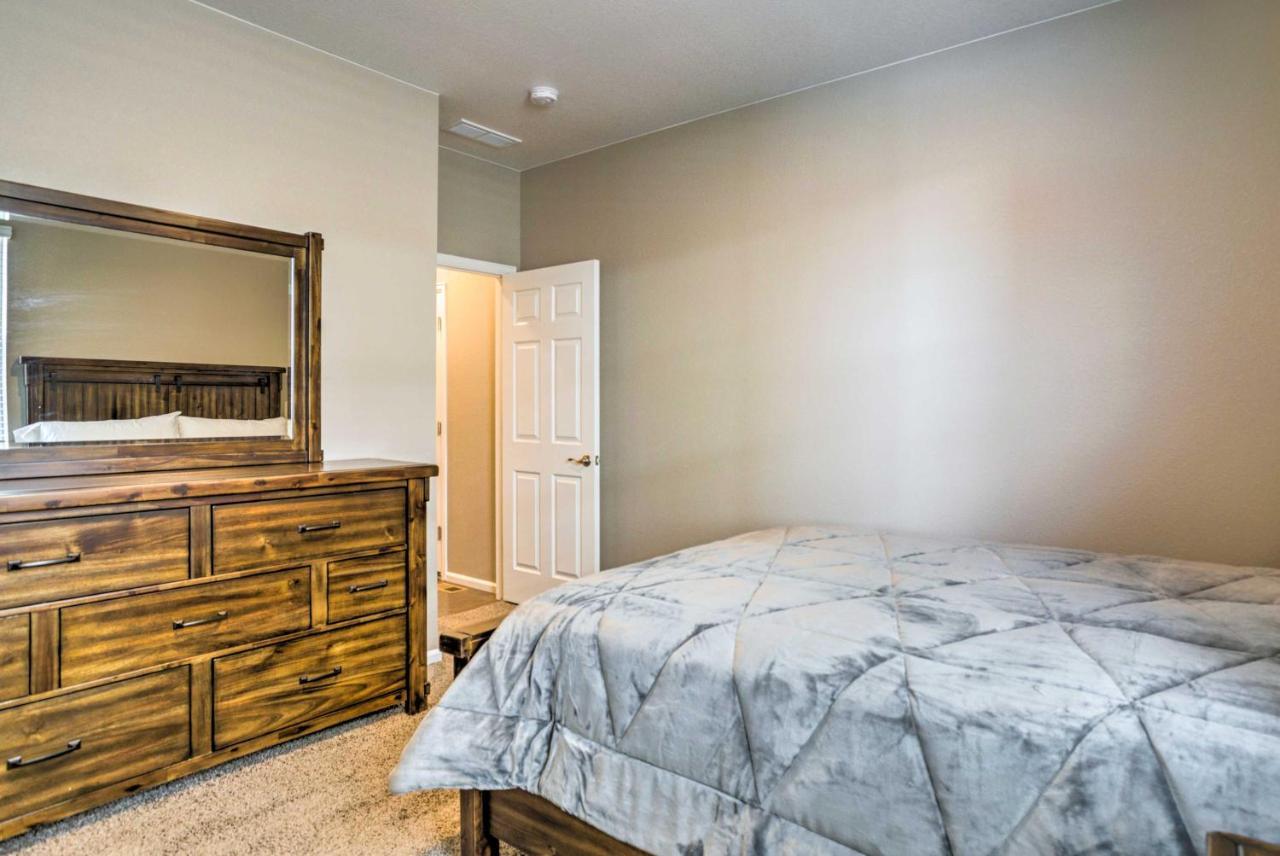 Spacious Aurora House With Yard About 10 Mi To Dia! المظهر الخارجي الصورة