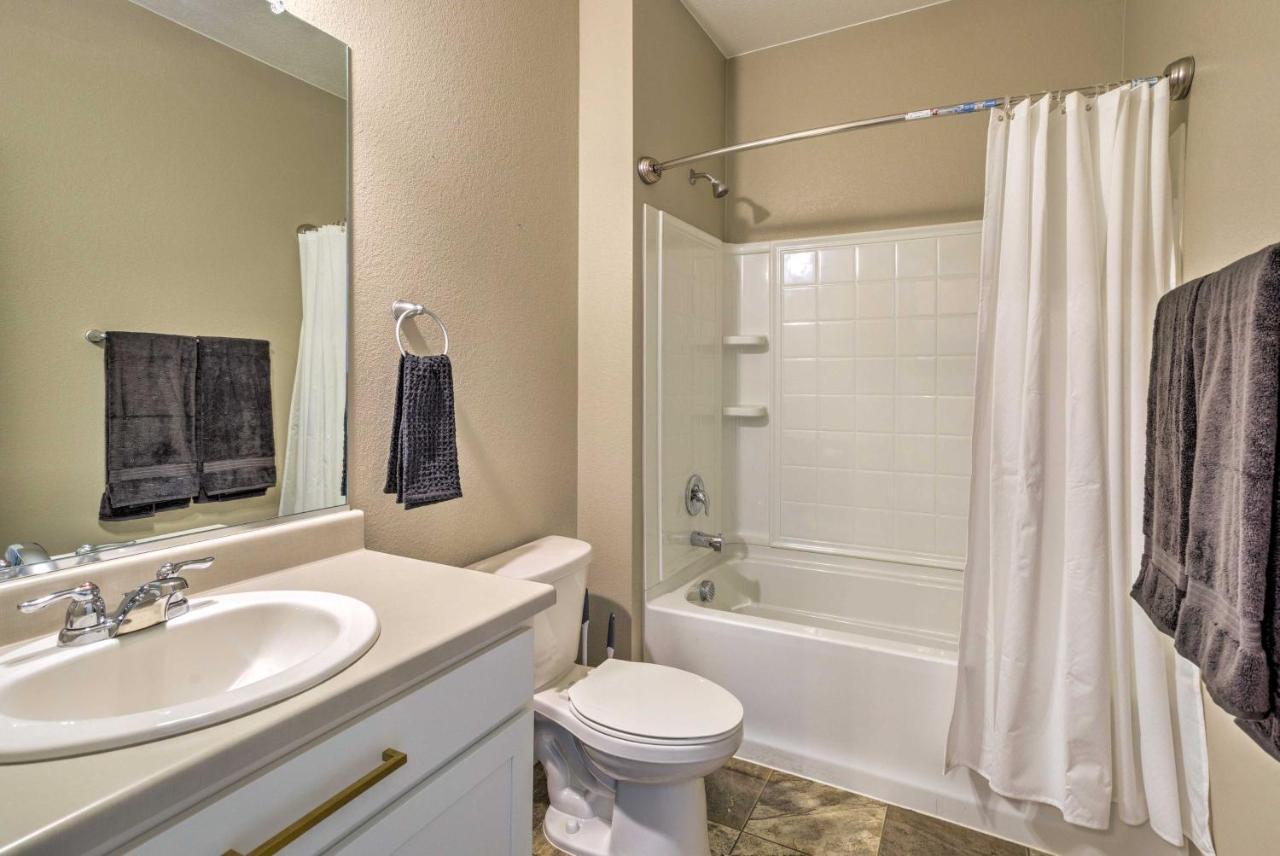 Spacious Aurora House With Yard About 10 Mi To Dia! المظهر الخارجي الصورة